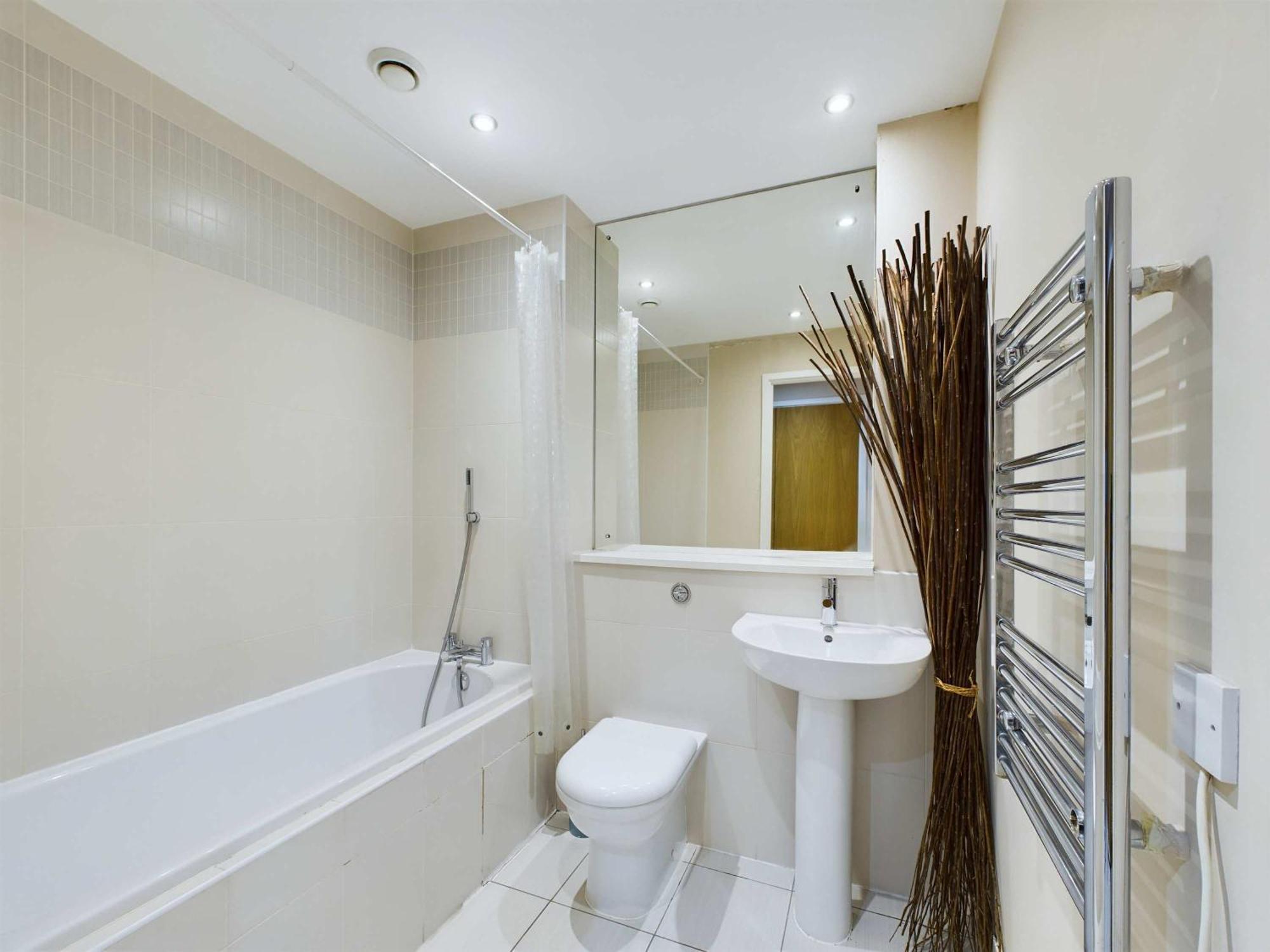 Free Parking - Modern 2 Bedroom In Apartment Belfast