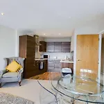 Free Parking - Modern 2 Bedroom Apt In Belfast