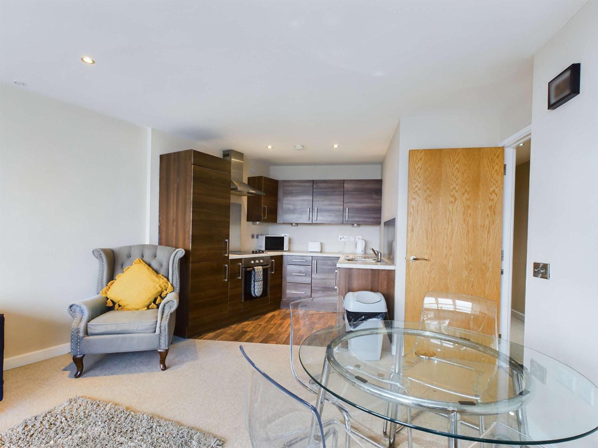 Free Parking - Modern 2 Bedroom In * Belfast